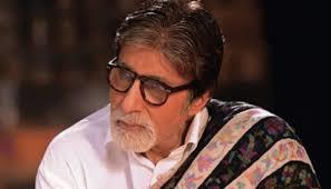 अमिताभ बच्चन ने दासवी गीत 'मचा रे' पर 'खाइके पान बनारस वाला' रिक्रिएशन पर डांस किया।