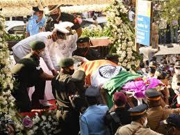 भारत की कोकिला लता मंगेशकर का पूरे राजकीय सम्मान के साथ अंतिम संस्कार किया गया।