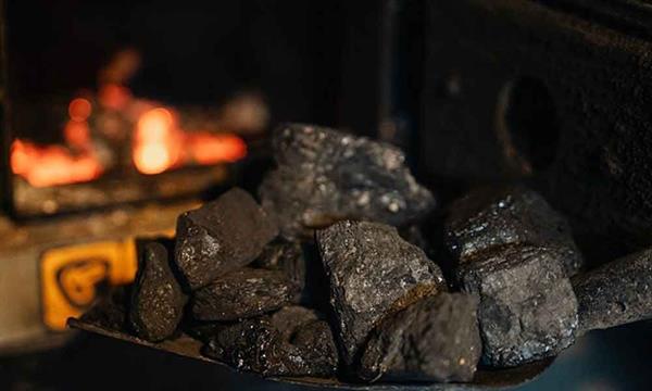 उद्योग संघों ने प्रधान मंत्री नरेंद्र मोदी से गैर-विद्युत क्षेत्र में कोयले की आपूर्ति में व्रद्धि करने की मांग की