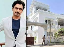 अभिनेता नवाजुद्दीन सिद्दीकी ने हाल ही में शहर में अपने सपनों के घर का फर्स्ट लुक शेयर कर सबको चौंका दिया था।