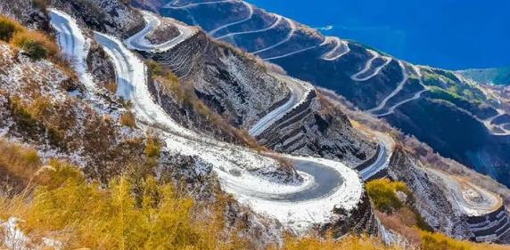 थ्री लेवल जिगजैग रोड