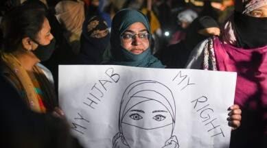 मुस्लिम महिलाओं ने कर्नाटक हाईकोर्ट के फैसले पर जताई नाराजगी