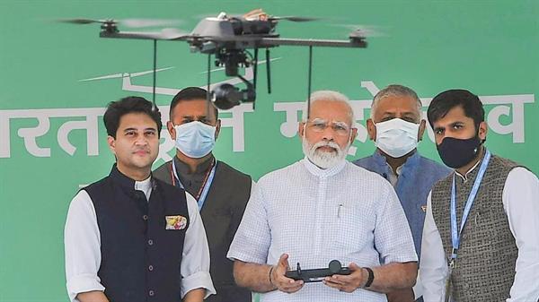 प्रधान मंत्री नरेंद्र मोदी ने 2 दिवसीय भारत ड्रोन महोत्सव 2022 का उद्घाटन किया