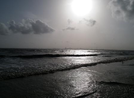 डुमस बीच