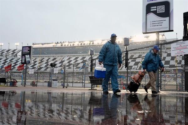 Rain Pushes Daytona 500 to Monday in First Outright Postponement Since 2012