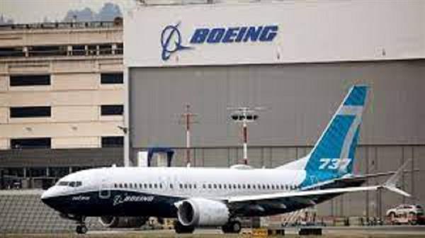 डीजीसीए ने भारतीय एयरलाइंस को बोइंग 737 मैक्स-8 विमानों के आपातकालीन निकास पर निरीक्षण करने का आदेश दिया।