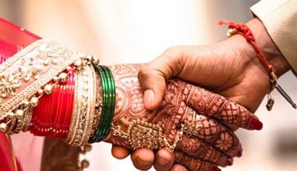 महिलाओं की शादी की उम्र से संबंधित कानून की समीक्षा कर रही एक संसदीय समिति को अतिरिक्त विस्तार दिया गया है।