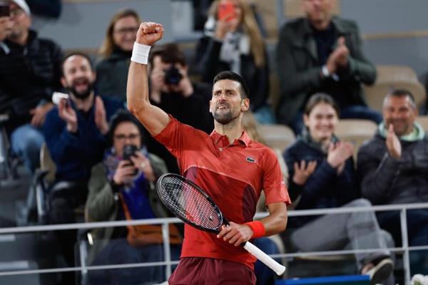 Novak Djokovic Keeps His French Open Title Defense Going by Getting Past Lorenzo Musetti in 5 Sets