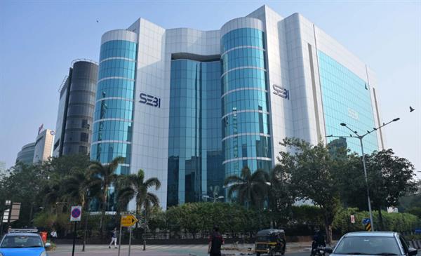 SEBI has proposed to provide facility to domestic MFs to invest in foreign funds.